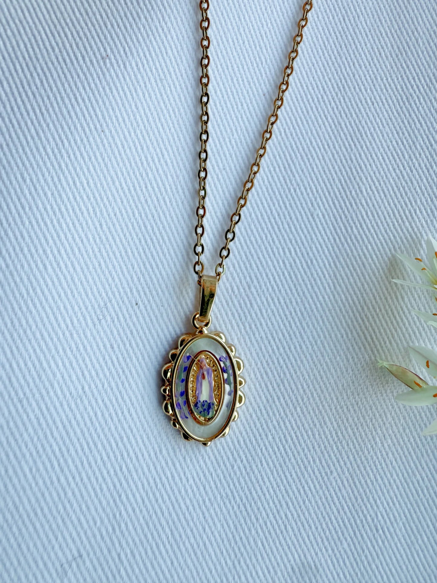 Dainty Our lady in Lavender