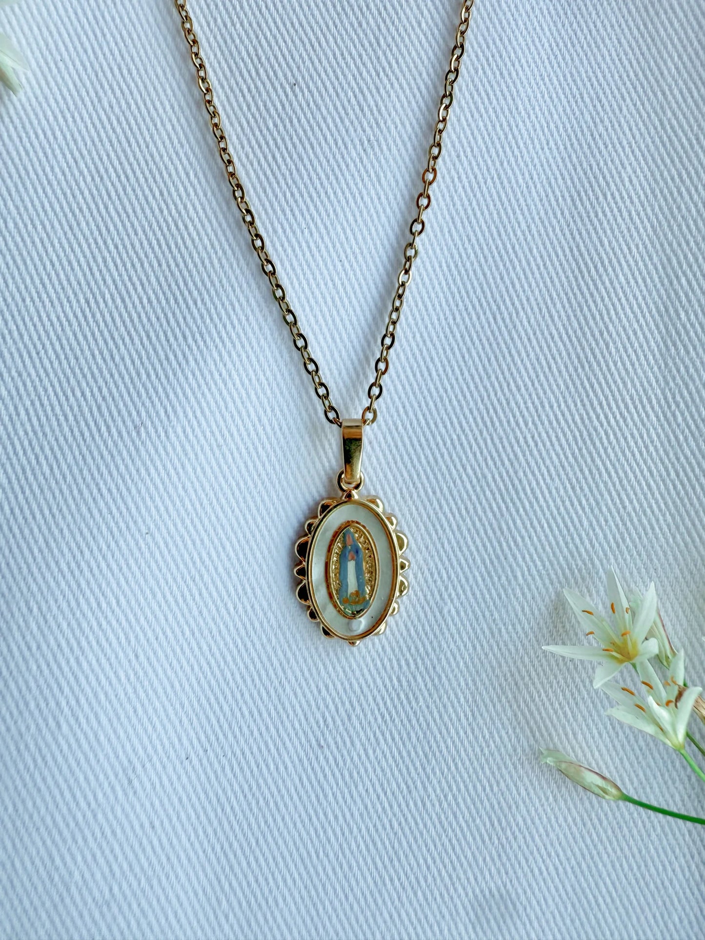 Dainty Our lady