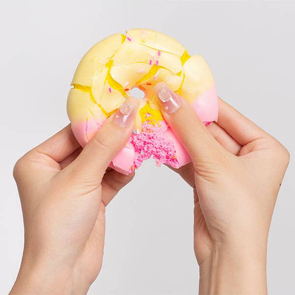 Wax Squishies® Donut Wax Crackle Clay Toy